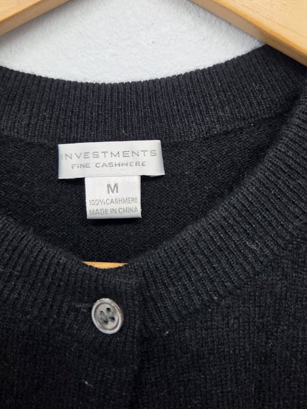 Investments 100% Cashmere Cardigan (Medium) - Picture 2 of 5
